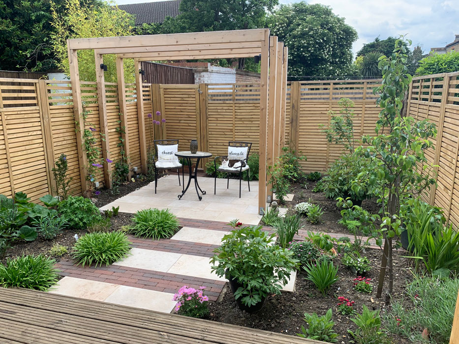 Plant filled courtyard in Shepherds Bush